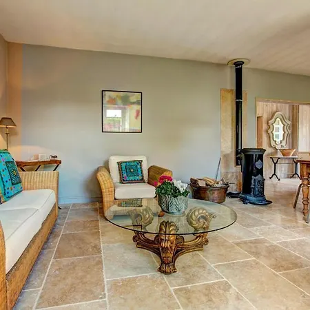 Villa Larroque-sur-l'osse Sleeps 14 Pool Wifi *