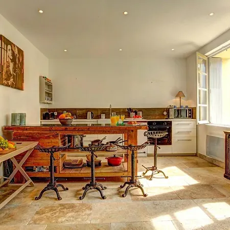 Larroque-sur-l'osse Sleeps 14 Pool Wifi Villa Larroque-sur-l'Osse