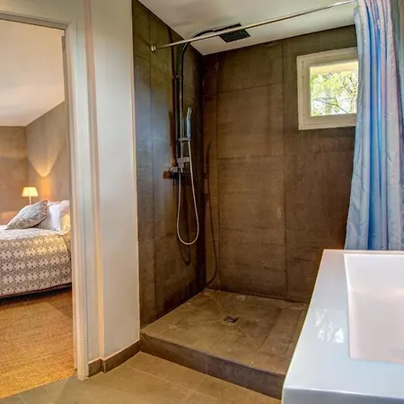 Larroque-sur-l'osse Sleeps 14 Pool Wifi Villa