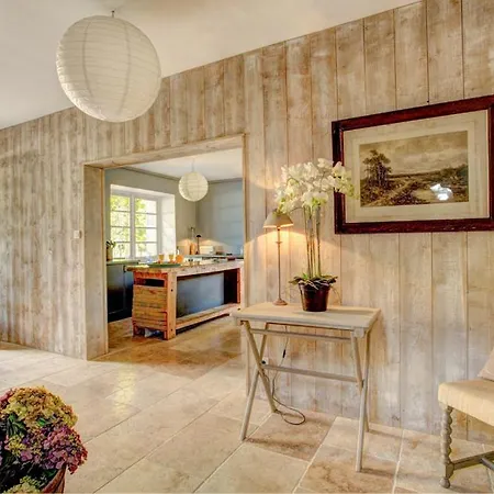 Villa Larroque-sur-l'osse Sleeps 14 Pool Wifi