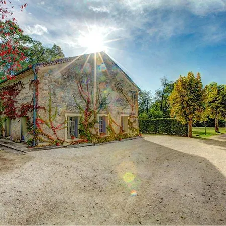 Larroque-sur-l'osse Sleeps 14 Pool Wifi Villa Larroque-sur-l'Osse